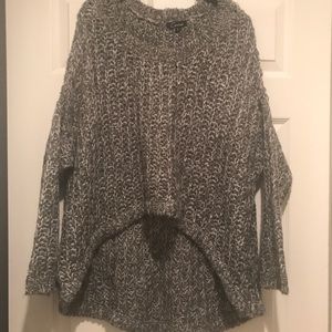 Grey & white high low knitted sweater